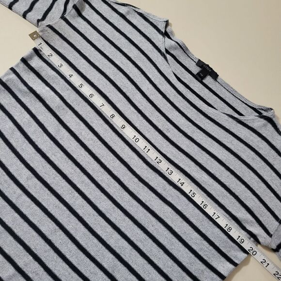 J.Crew Women's Roundneck Black Gray Stripe Long Sleeve Pullover Top - Picture 3 of 15